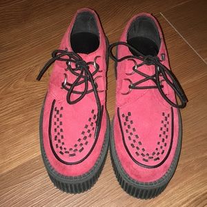 Red T.U.K platform creepers